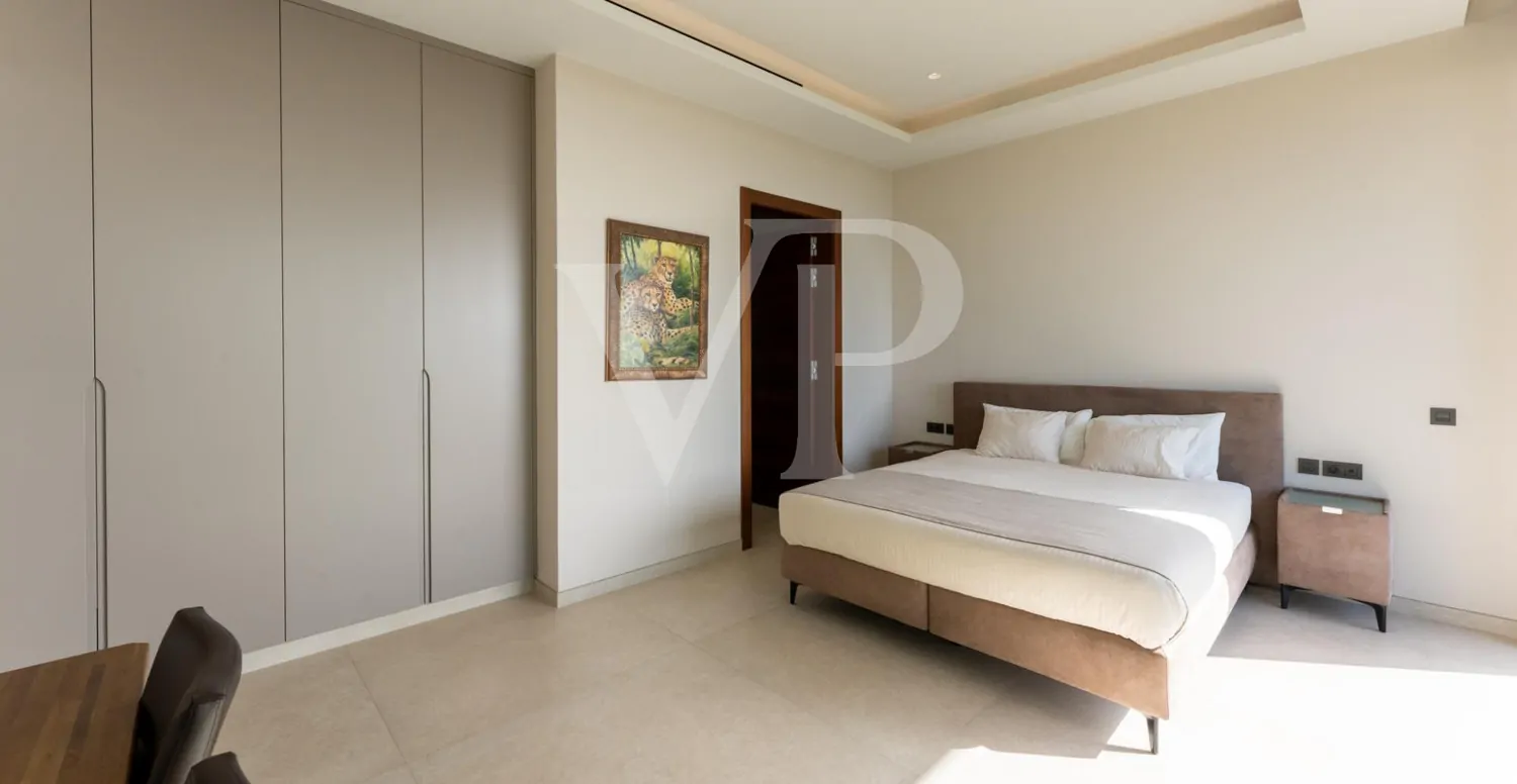 Luxusvilla mit Infinity-Pool und Panoramablick auf den Atlantik