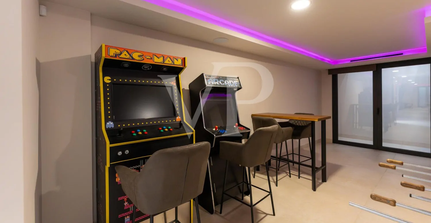 Luxusvilla mit Infinity-Pool und Panoramablick auf den Atlantik