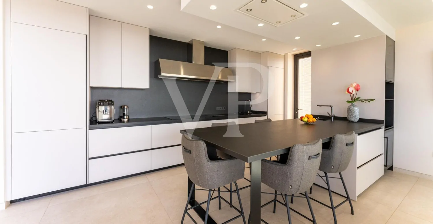 Luxusvilla mit Infinity-Pool und Panoramablick auf den Atlantik