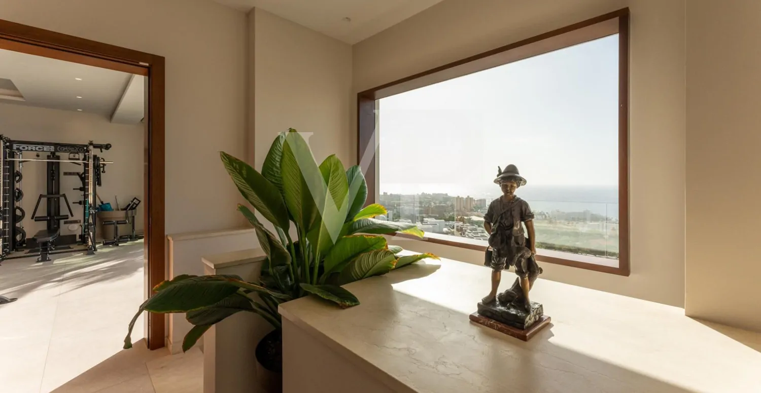 Luxusvilla mit Infinity-Pool und Panoramablick auf den Atlantik