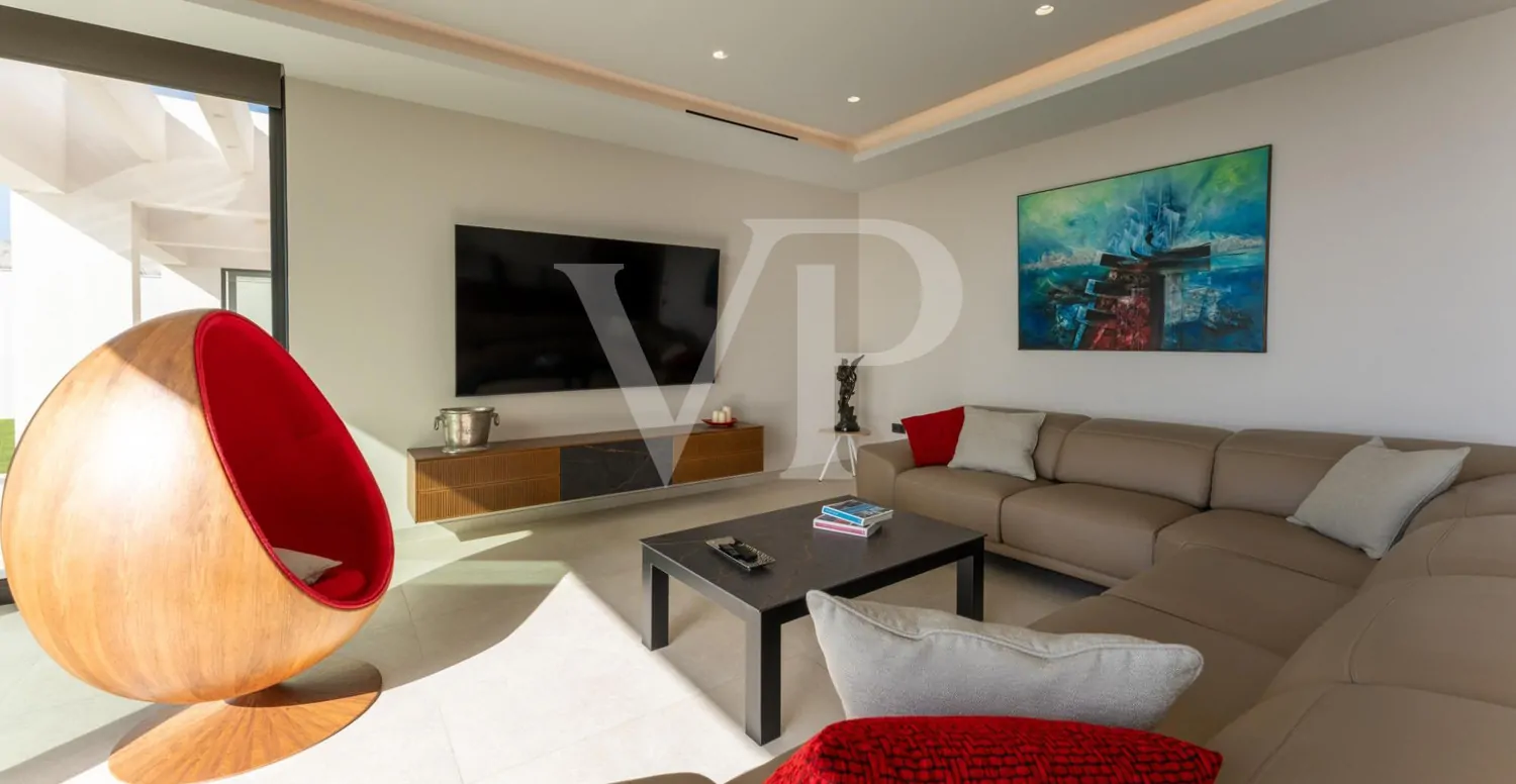 Luxusvilla mit Infinity-Pool und Panoramablick auf den Atlantik