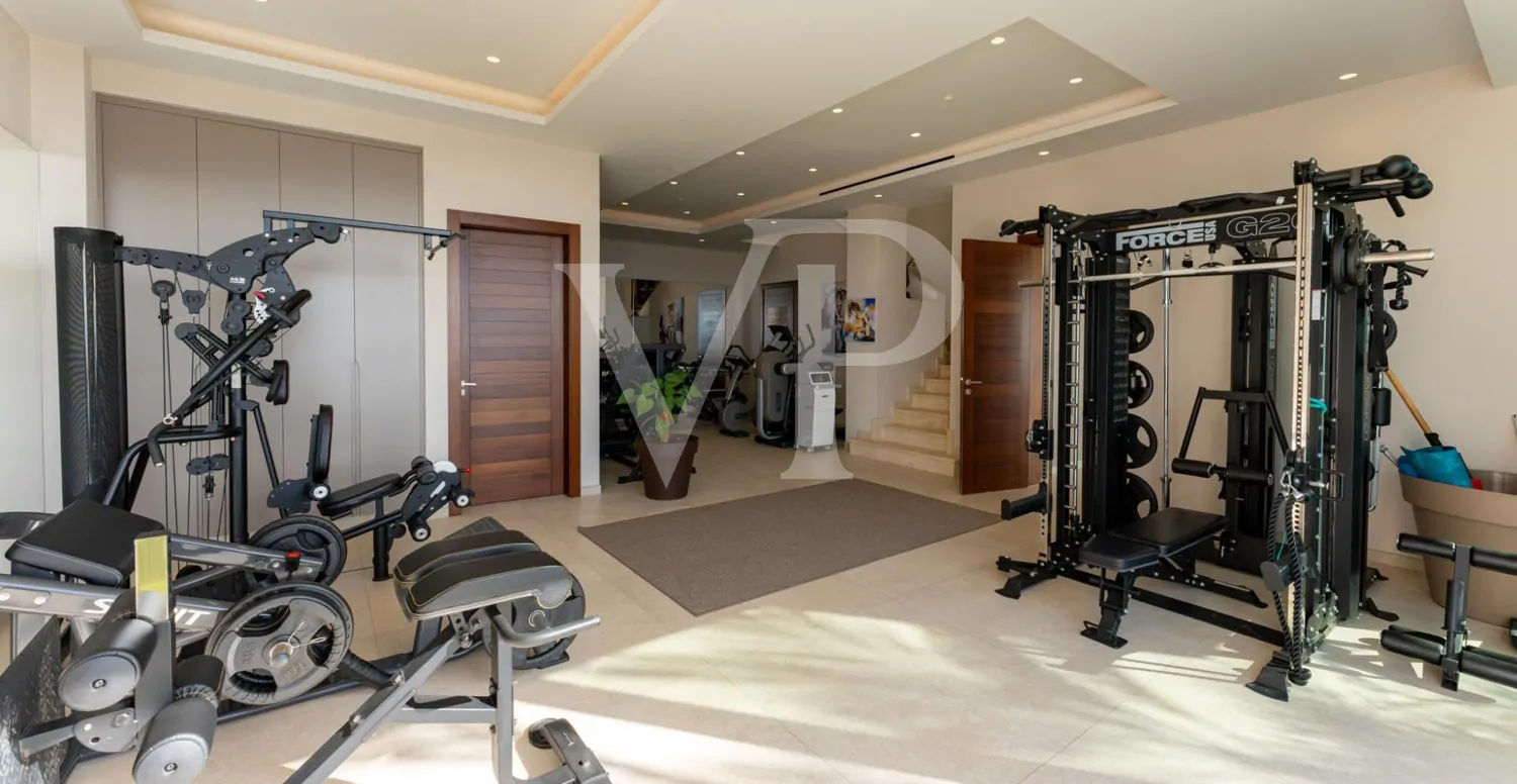 Luxusvilla mit Infinity-Pool und Panoramablick auf den Atlantik