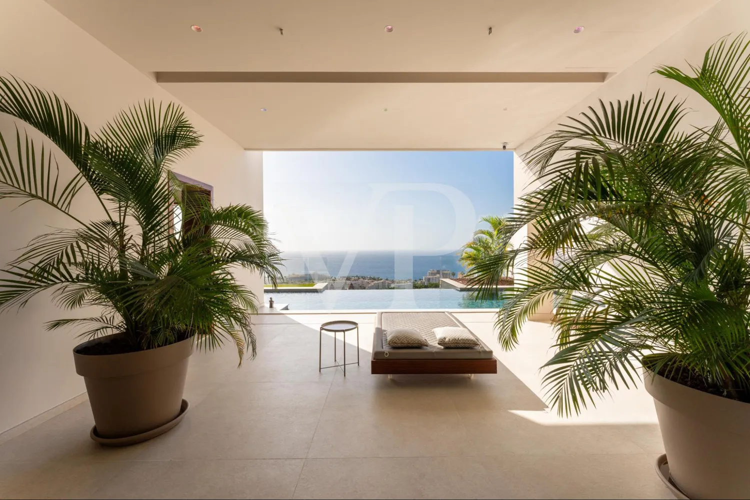 Luxusvilla mit Infinity-Pool und Panoramablick auf den Atlantik