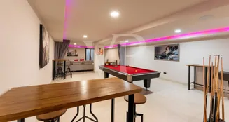 von_poll_real_estate_property_ES253185345_image_182