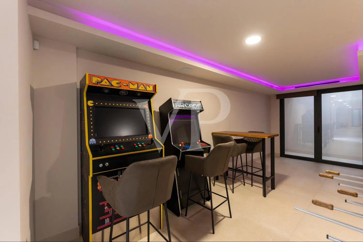 Luxusvilla mit Infinity-Pool und Panoramablick auf den Atlantik