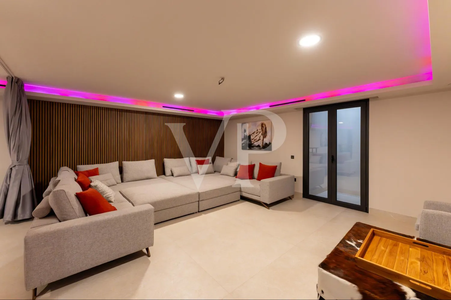 Luxusvilla mit Infinity-Pool und Panoramablick auf den Atlantik