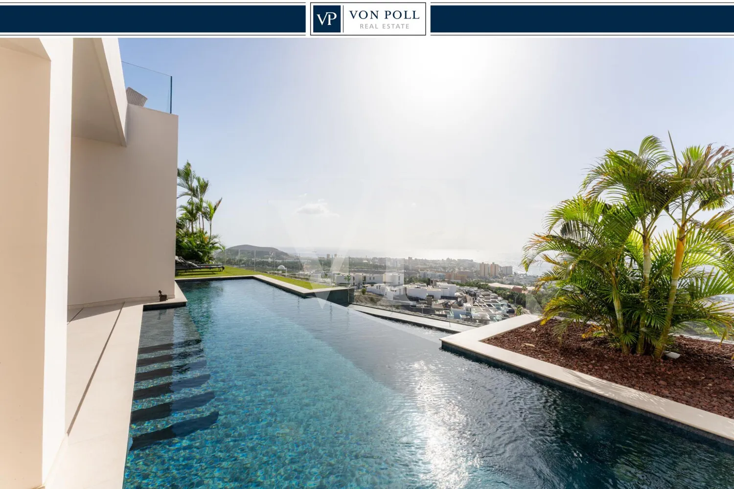 Luxusvilla mit Infinity-Pool und Panoramablick auf den Atlantik