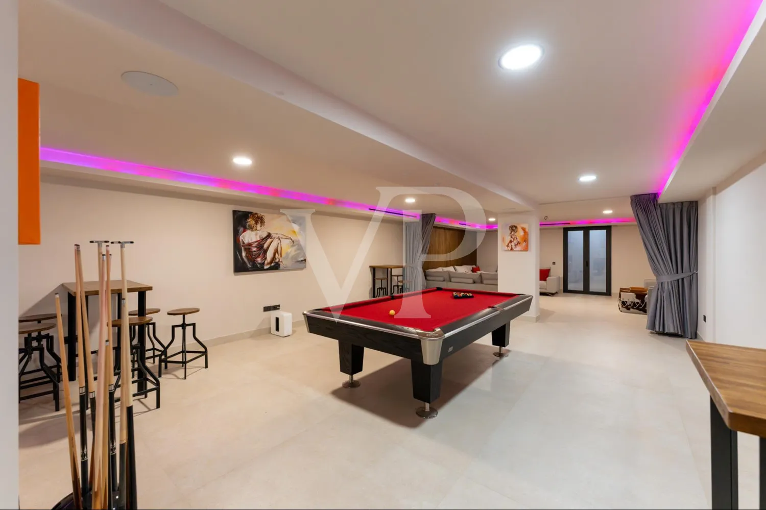 Luxusvilla mit Infinity-Pool und Panoramablick auf den Atlantik