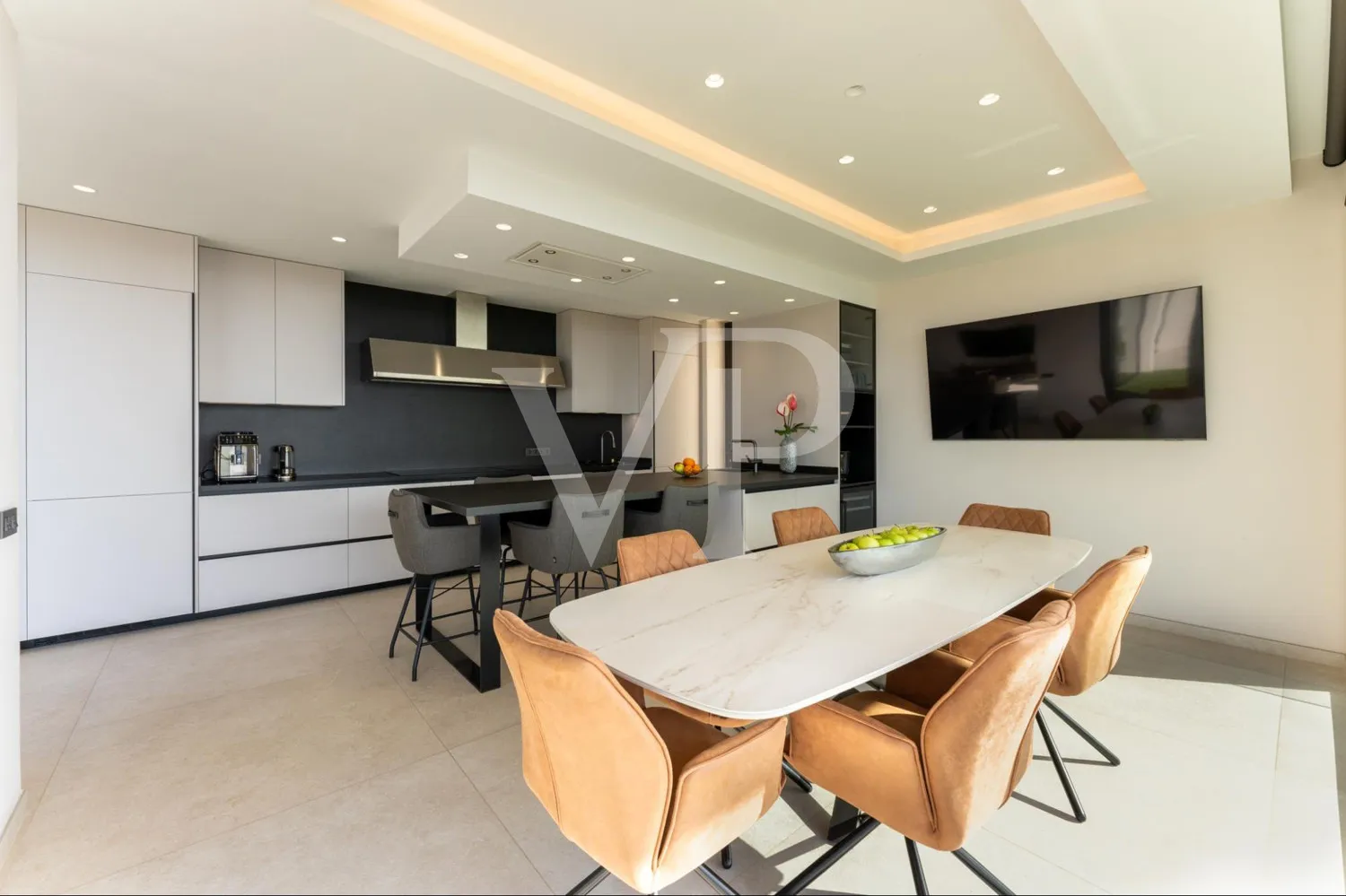 Luxusvilla mit Infinity-Pool und Panoramablick auf den Atlantik