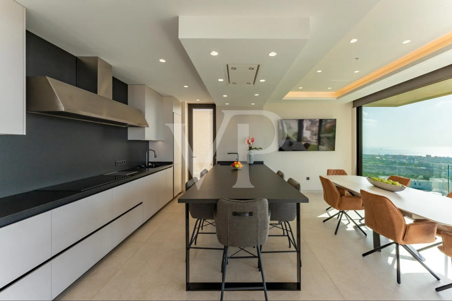 Luxusvilla mit Infinity-Pool und Panoramablick auf den Atlantik