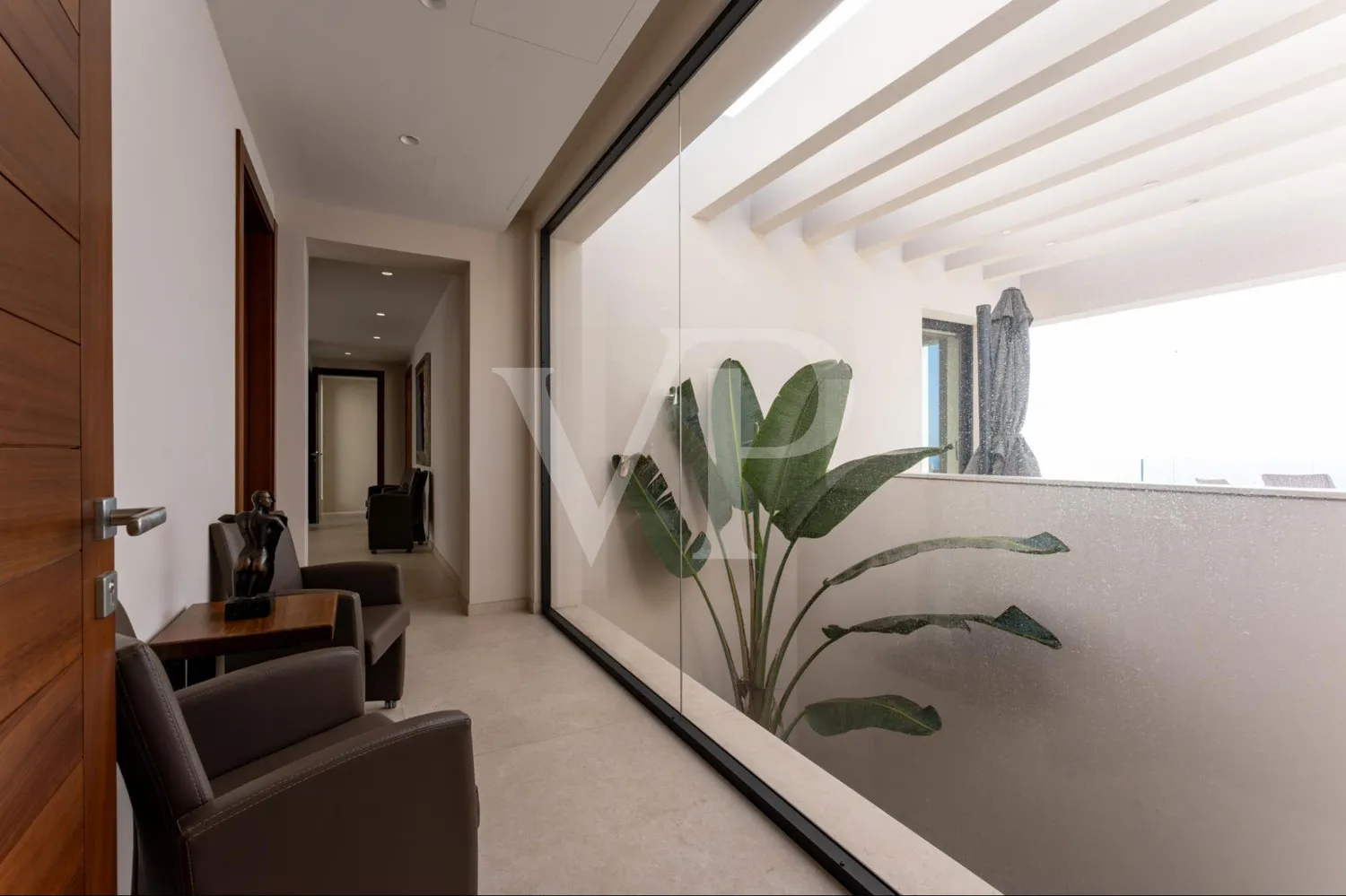 Luxusvilla mit Infinity-Pool und Panoramablick auf den Atlantik