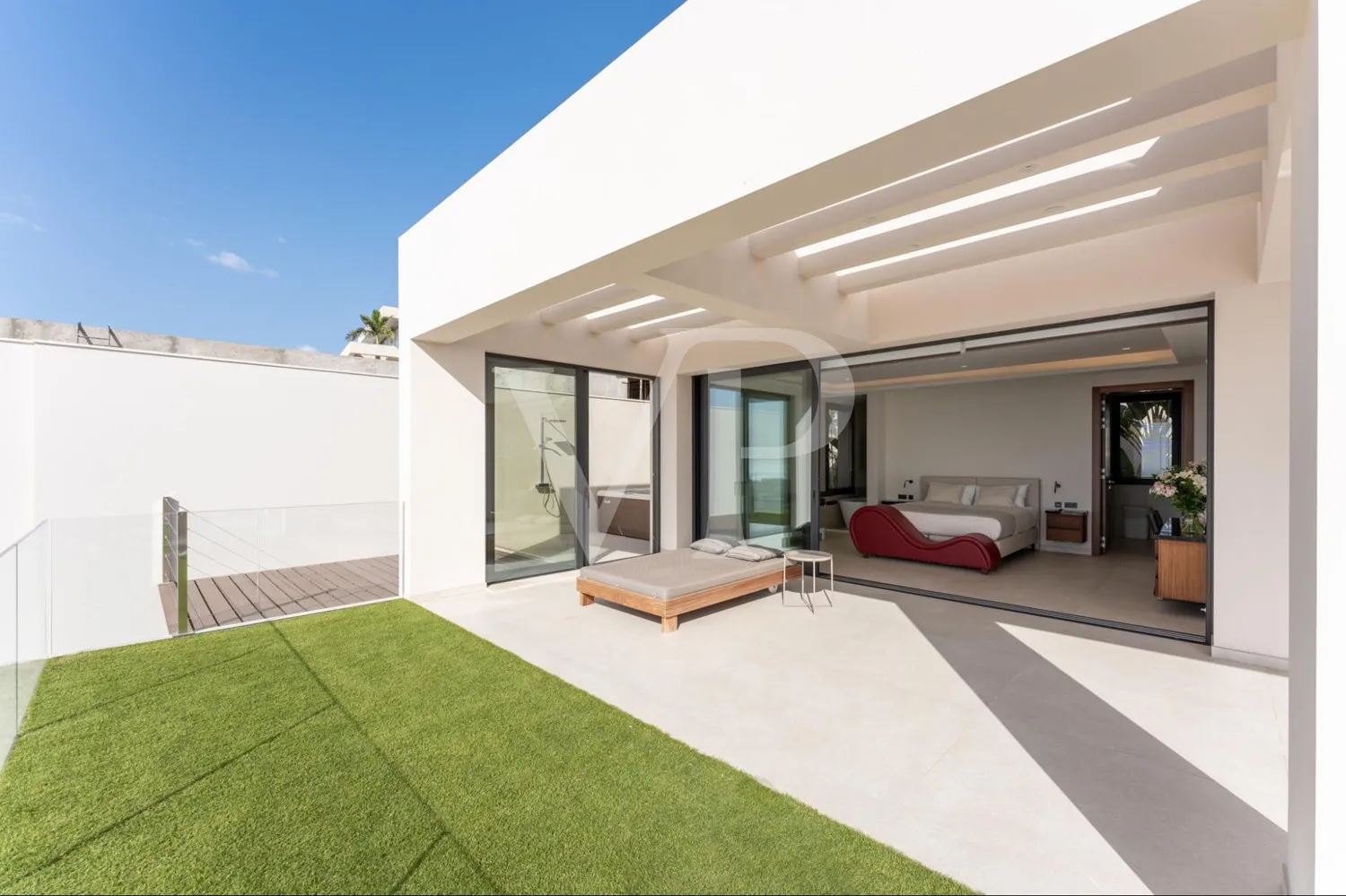 Luxusvilla mit Infinity-Pool und Panoramablick auf den Atlantik