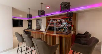 von_poll_real_estate_property_ES253185345_image_184