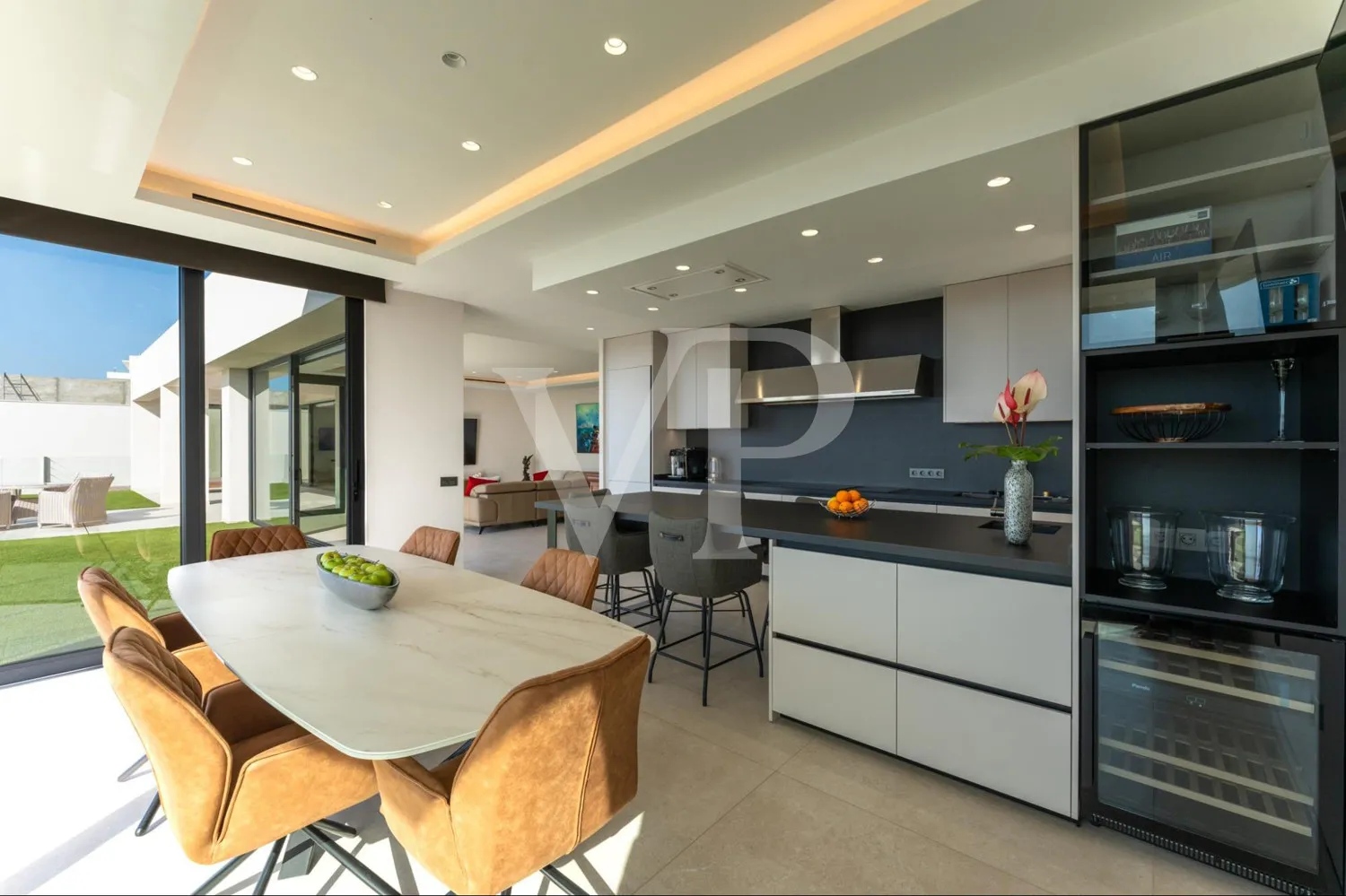 Luxusvilla mit Infinity-Pool und Panoramablick auf den Atlantik