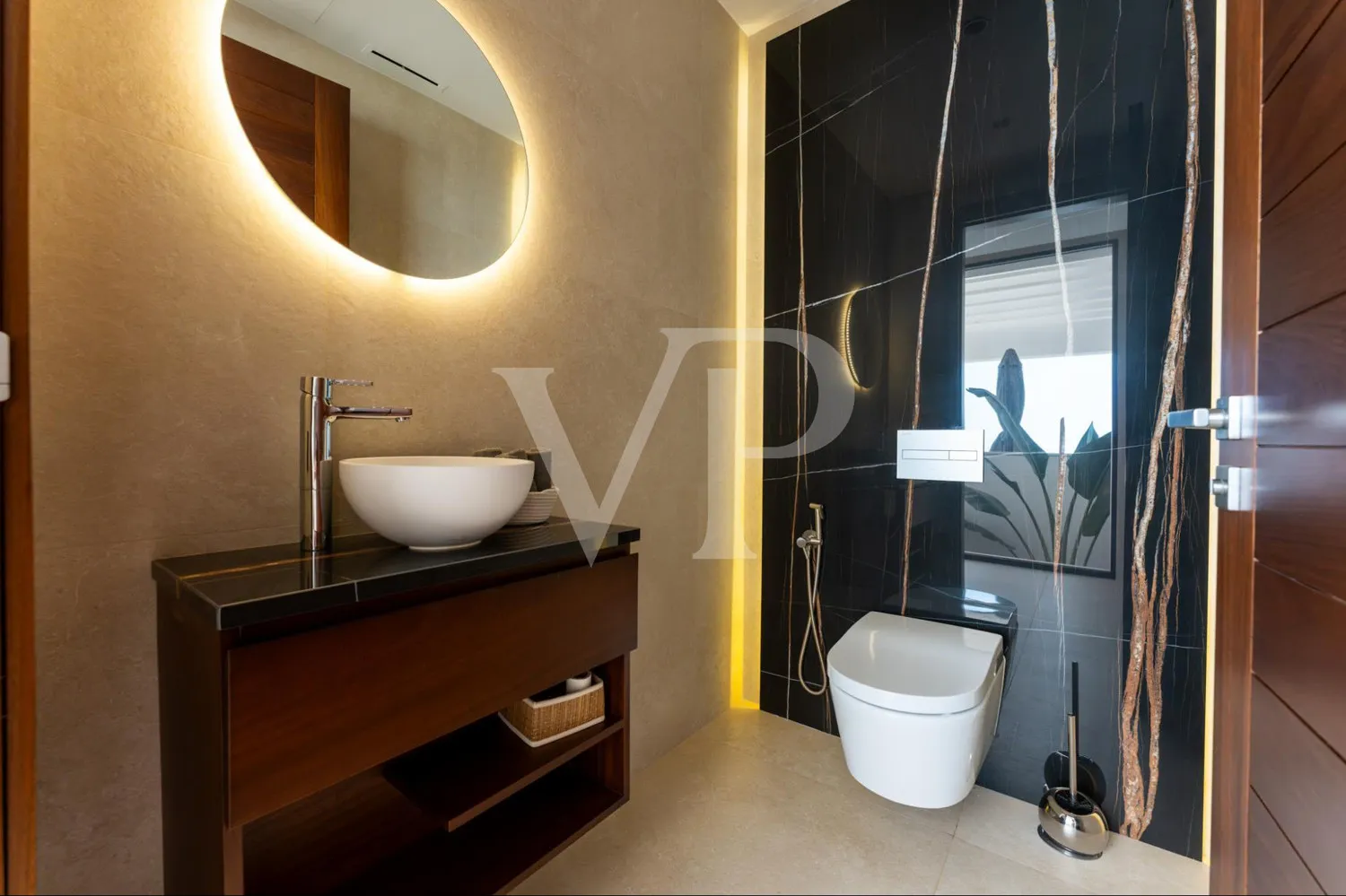 Luxusvilla mit Infinity-Pool und Panoramablick auf den Atlantik