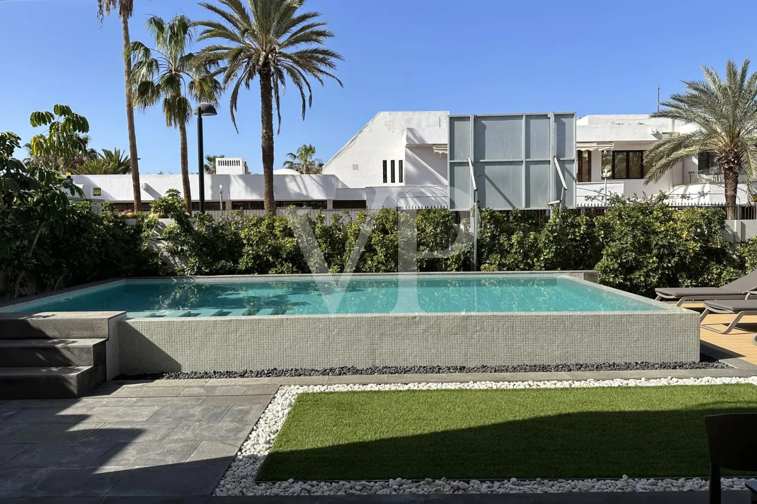 Arquitectura de autor y lujo carca del mar en Playa de Las Américas