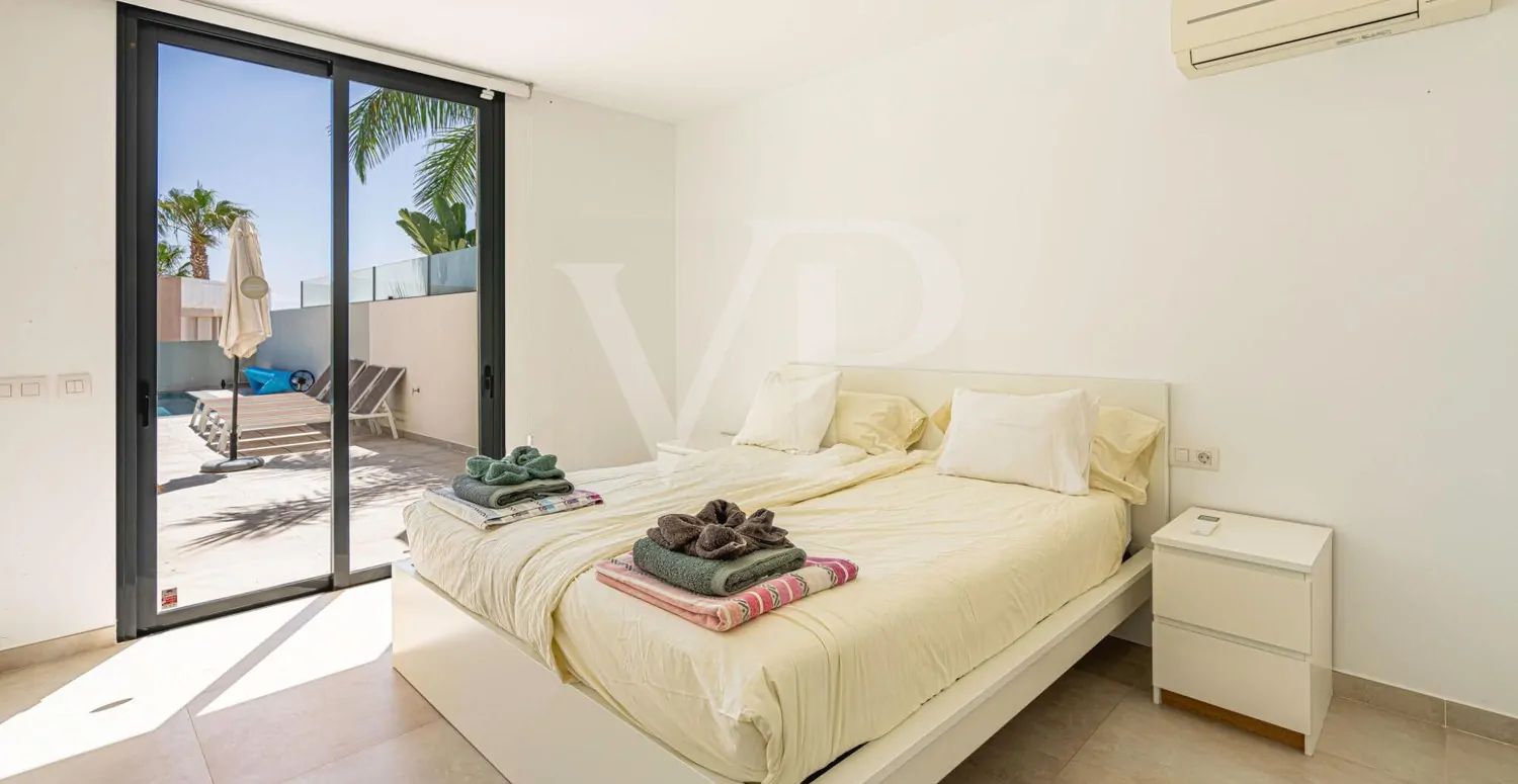 Chalet de lujo con piscina privada en La Caleta