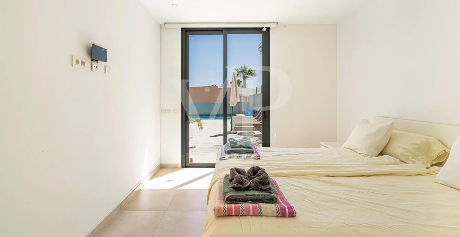 Chalet de lujo con piscina privada en La Caleta