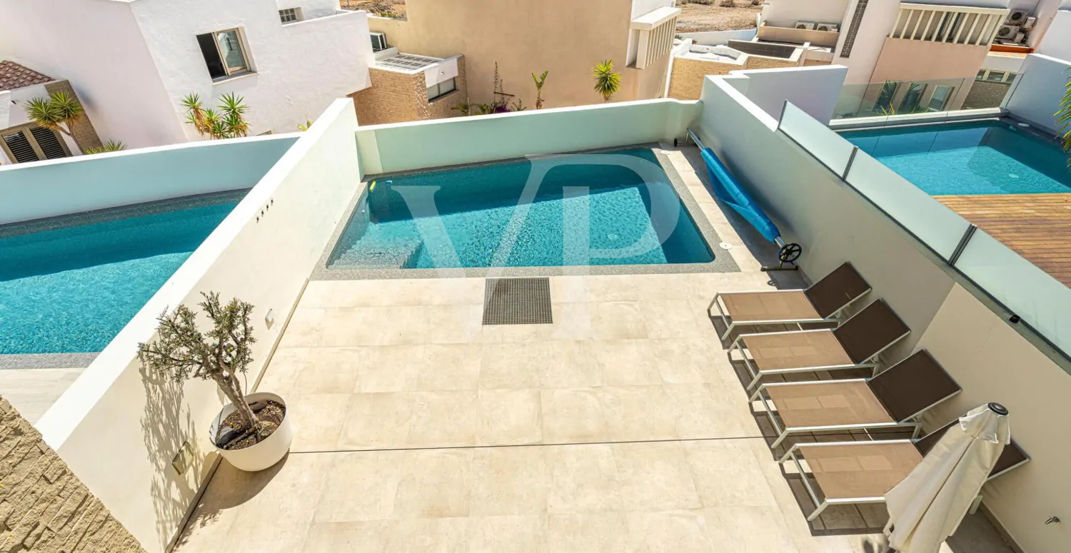 Chalet de lujo con piscina privada en La Caleta
