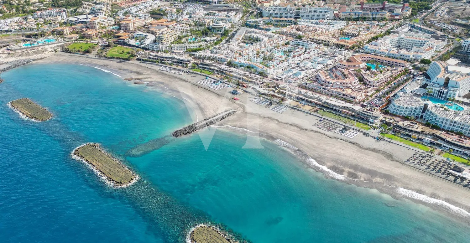 Encantador chalet pareado con vistas al mar en Torviscas