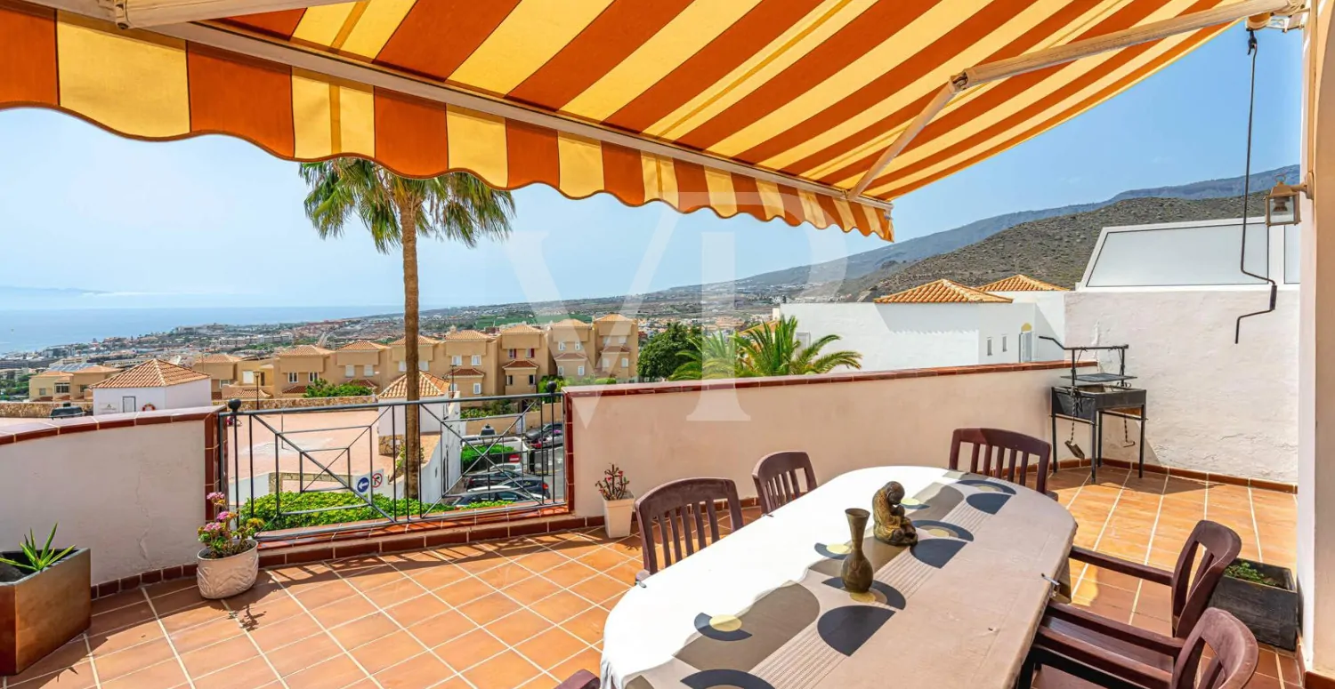 Encantador chalet pareado con vistas al mar en Torviscas