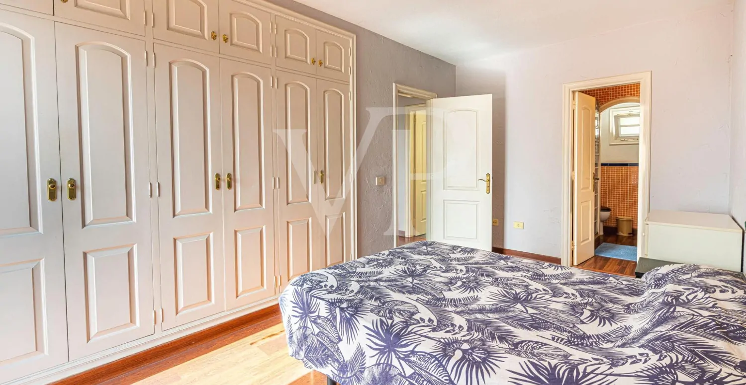 Encantador chalet pareado con vistas al mar en Torviscas