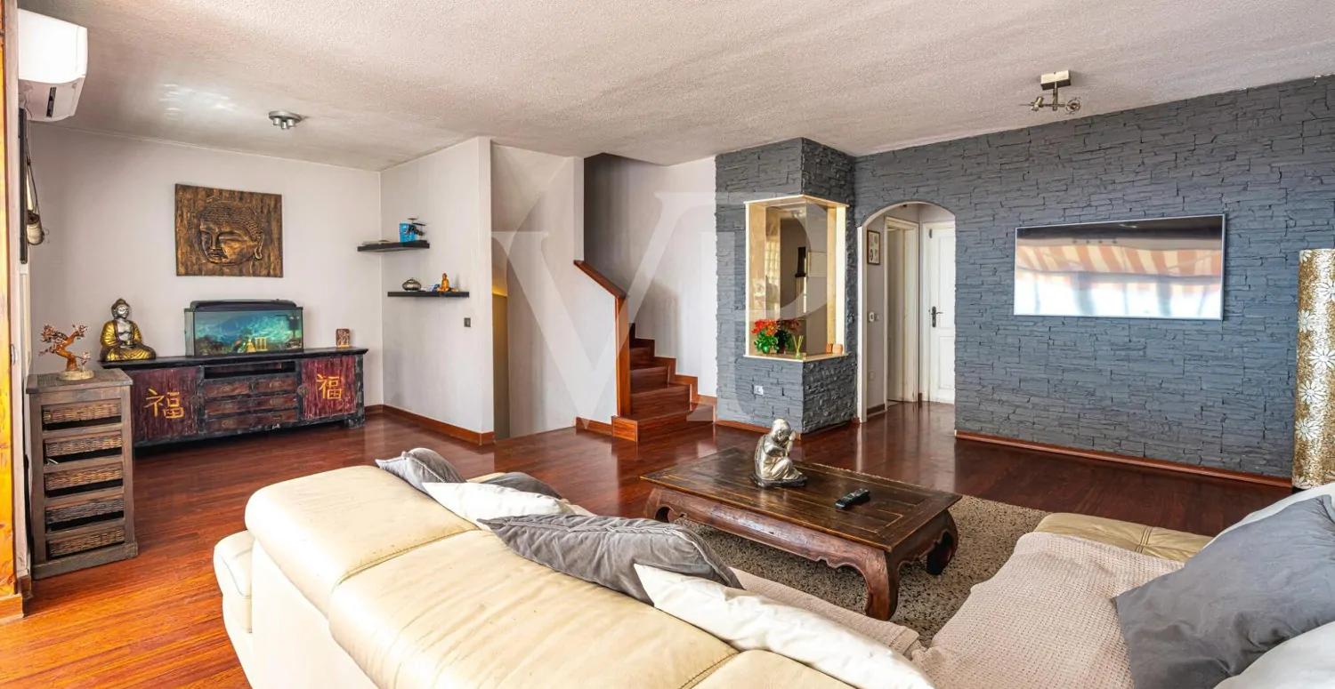 Encantador chalet pareado con vistas al mar en Torviscas