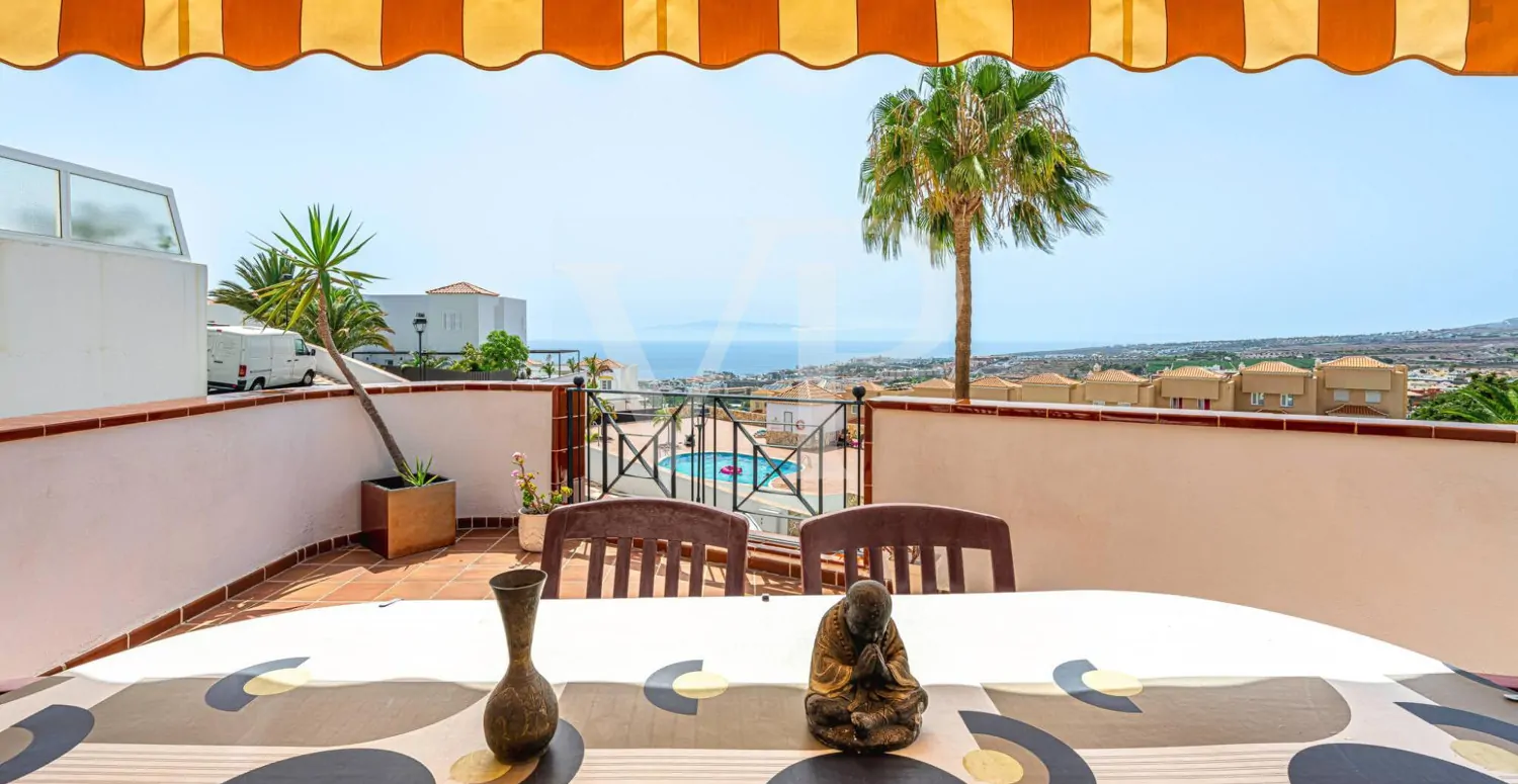 Encantador chalet pareado con vistas al mar en Torviscas