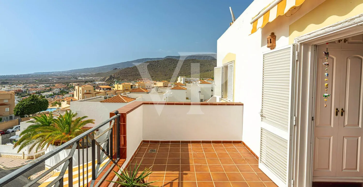 Encantador chalet pareado con vistas al mar en Torviscas