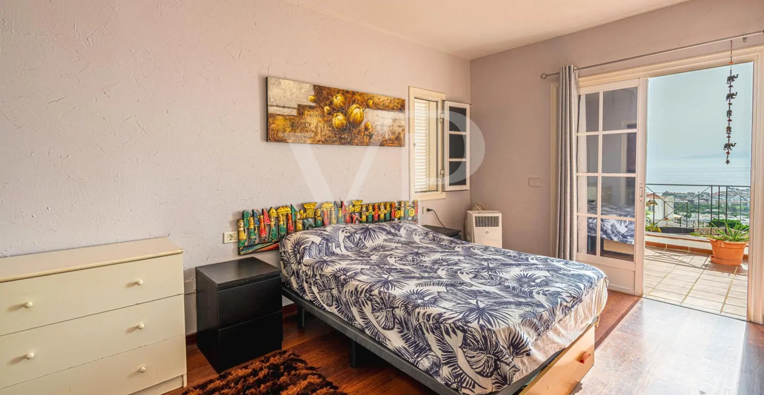 Encantador chalet pareado con vistas al mar en Torviscas