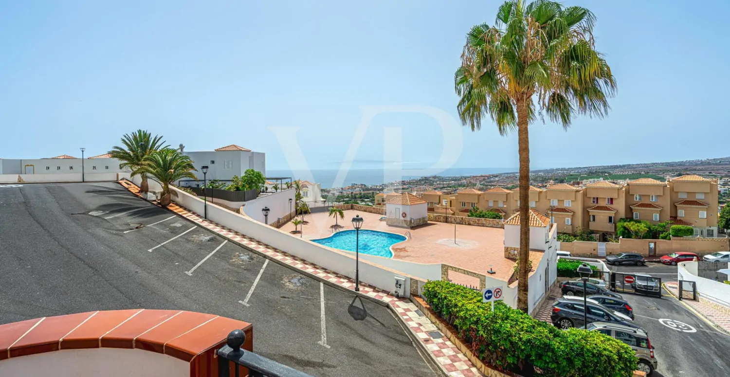 Encantador chalet pareado con vistas al mar en Torviscas