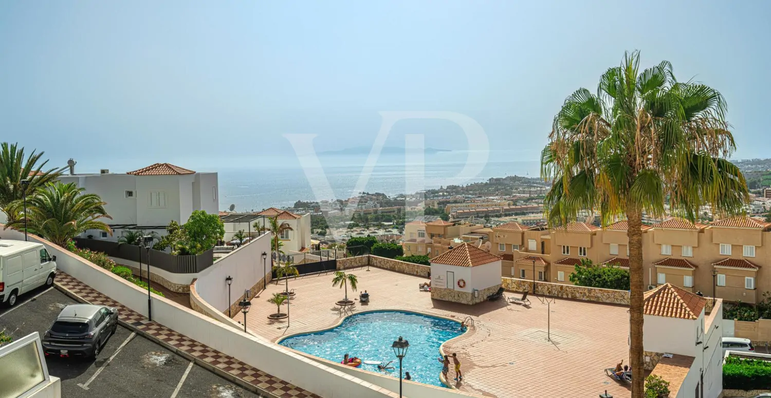 Encantador chalet pareado con vistas al mar en Torviscas