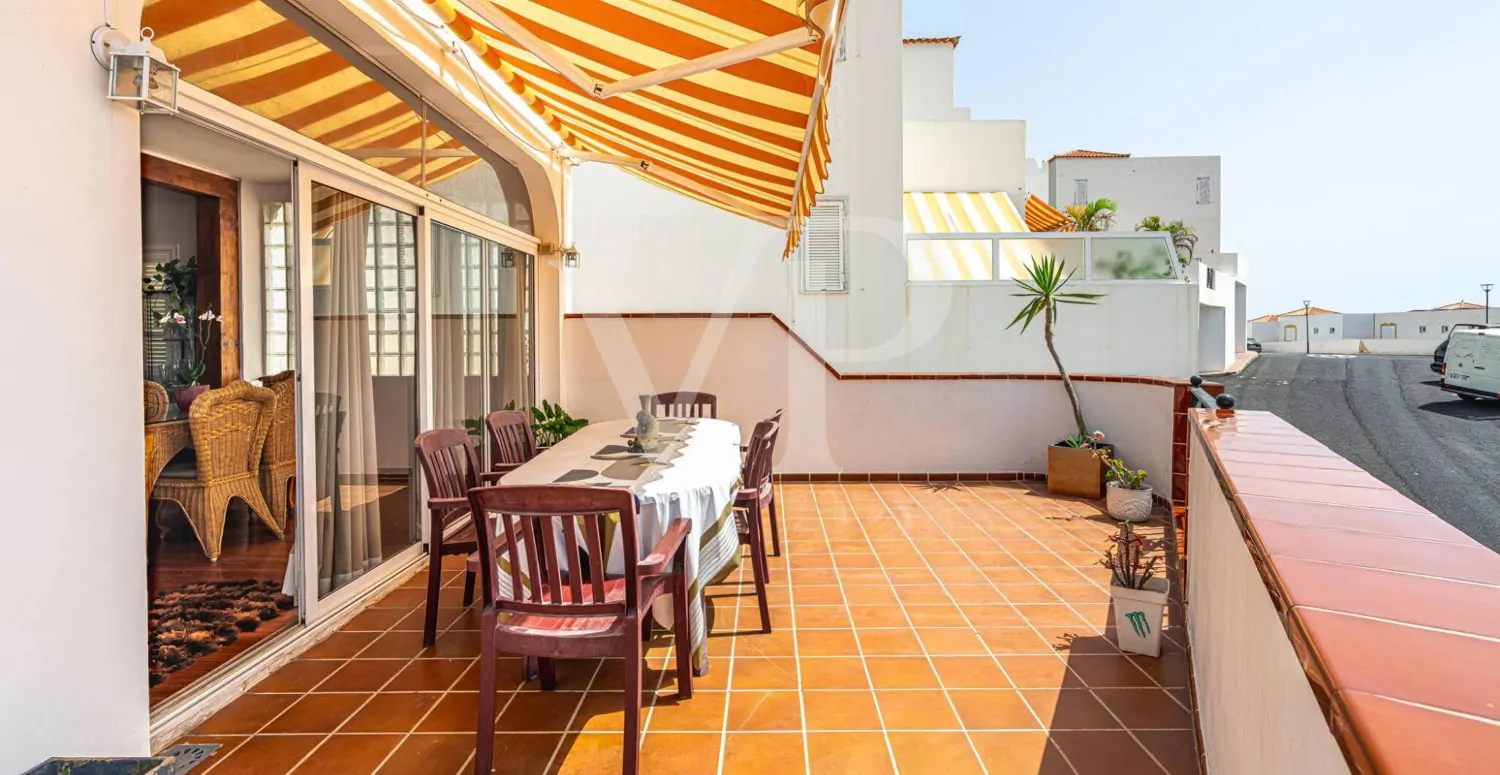 Encantador chalet pareado con vistas al mar en Torviscas