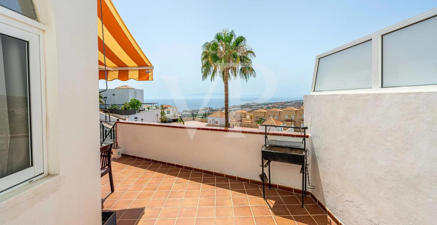 Encantador chalet pareado con vistas al mar en Torviscas