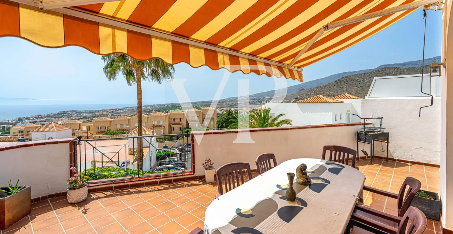 Bájos ikerház tengerre néző kilátással Torviscasban