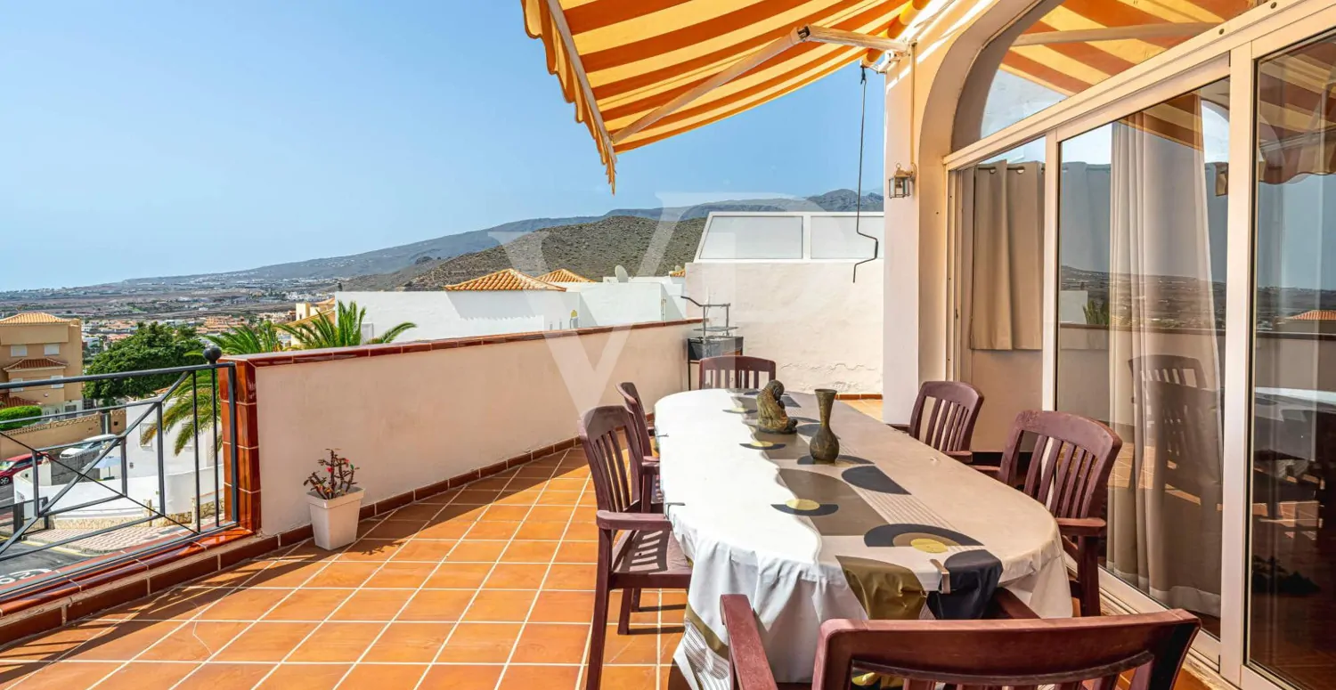 Encantador chalet pareado con vistas al mar en Torviscas