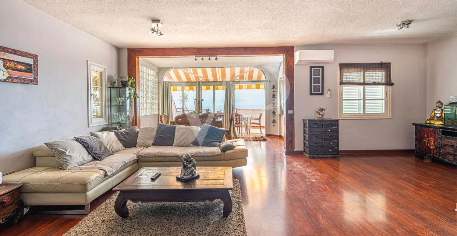 Encantador chalet pareado con vistas al mar en Torviscas