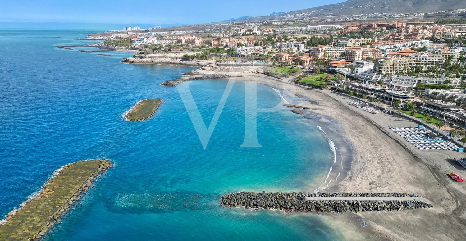 Encantador chalet pareado con vistas al mar en Torviscas