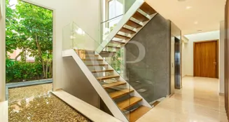 von_poll_real_estate_property_ES253185397_image_205