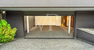 von_poll_real_estate_property_ES253185397_image_187