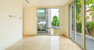 von_poll_real_estate_property_ES253185397_image_213