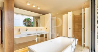 von_poll_real_estate_property_ES253185397_image_410