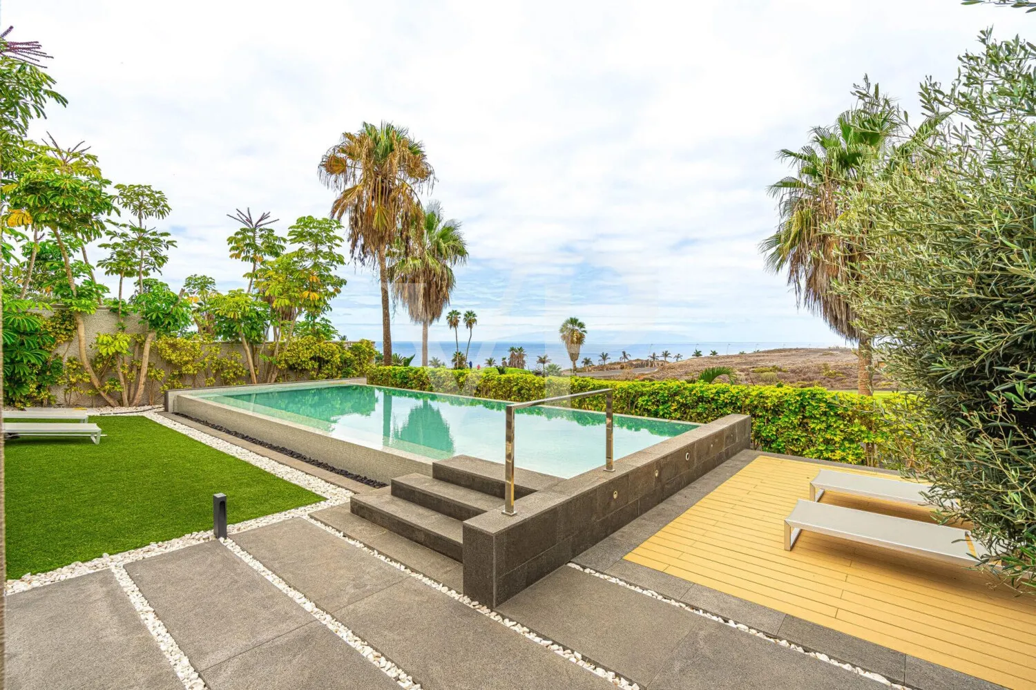 Exklusive Luxusvilla direkt am Golfplatz Costa Adeje – Eleganz trifft Panorama