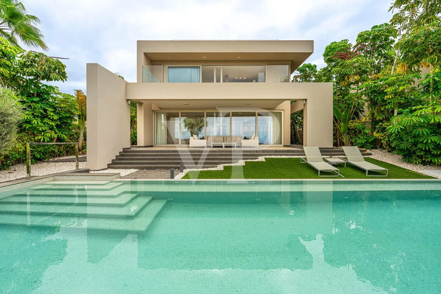 Exklusive Luxusvilla direkt am Golfplatz Costa Adeje – Eleganz trifft Panorama