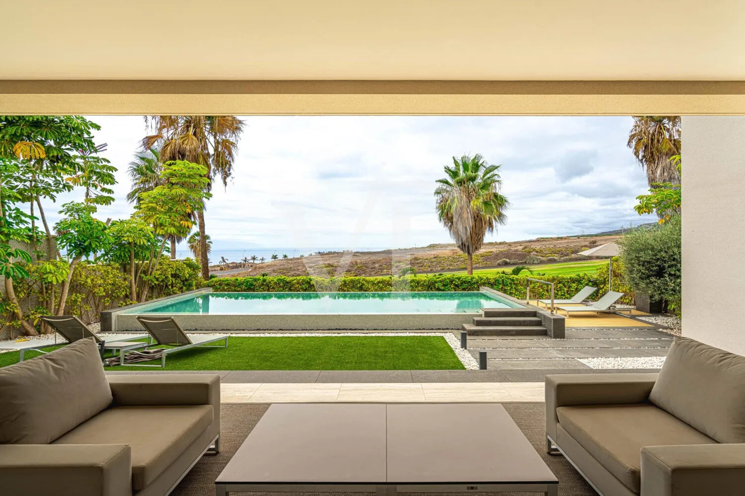 Exklusive Luxusvilla direkt am Golfplatz Costa Adeje – Eleganz trifft Panorama