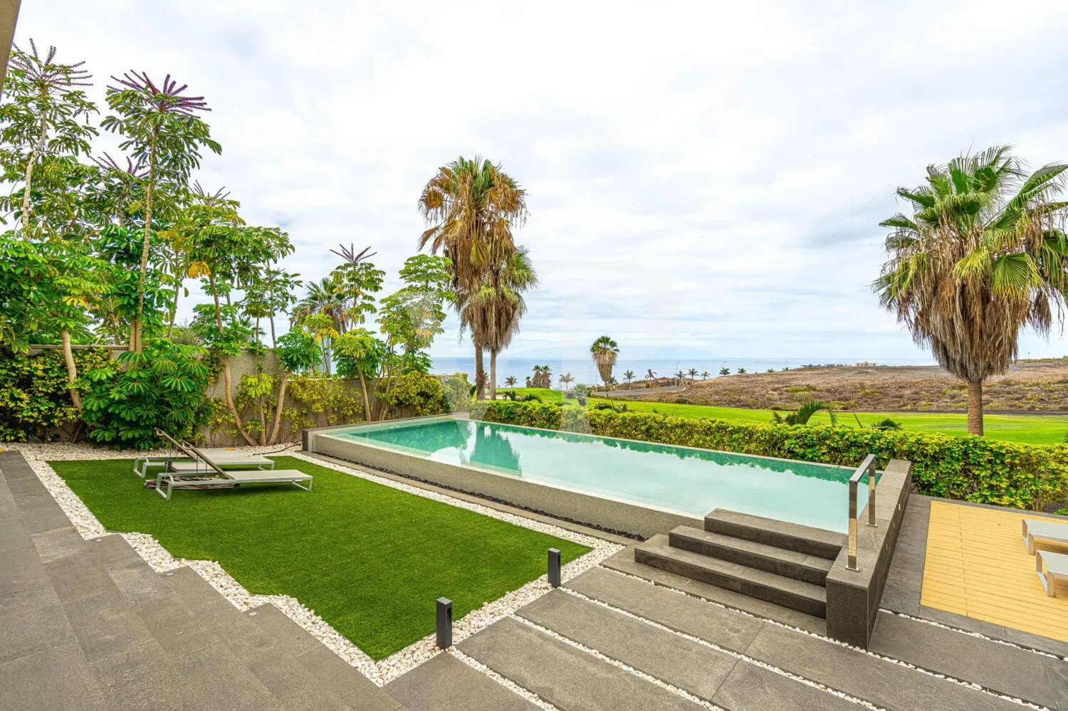 Exklusive Luxusvilla direkt am Golfplatz Costa Adeje – Eleganz trifft Panorama