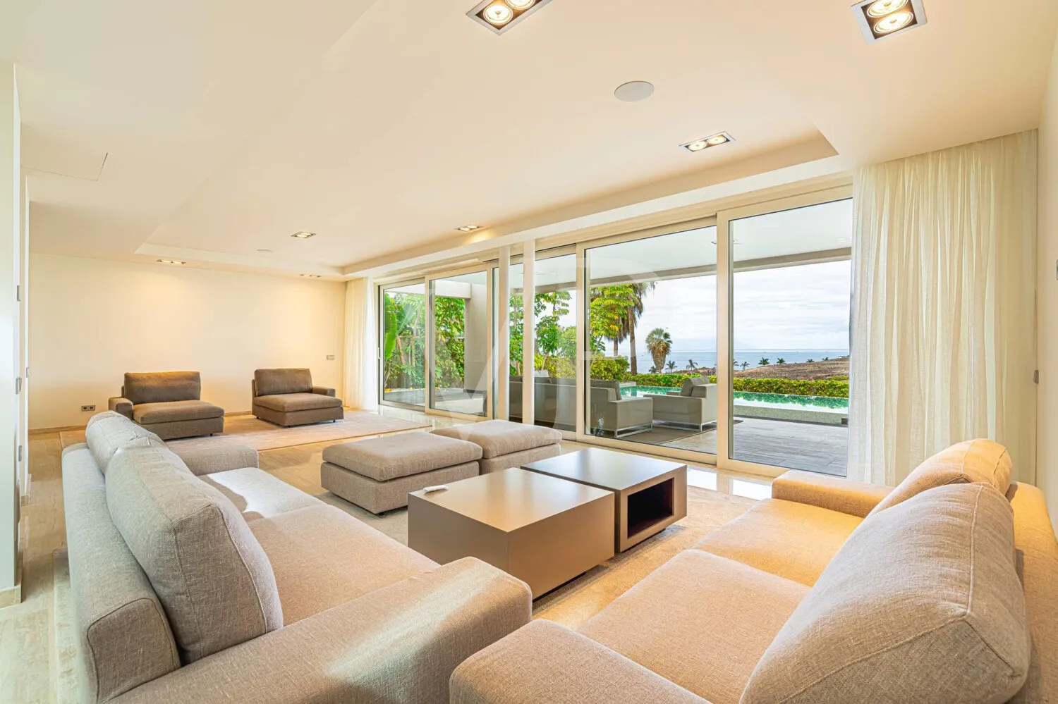 Exklusive Luxusvilla direkt am Golfplatz Costa Adeje – Eleganz trifft Panorama