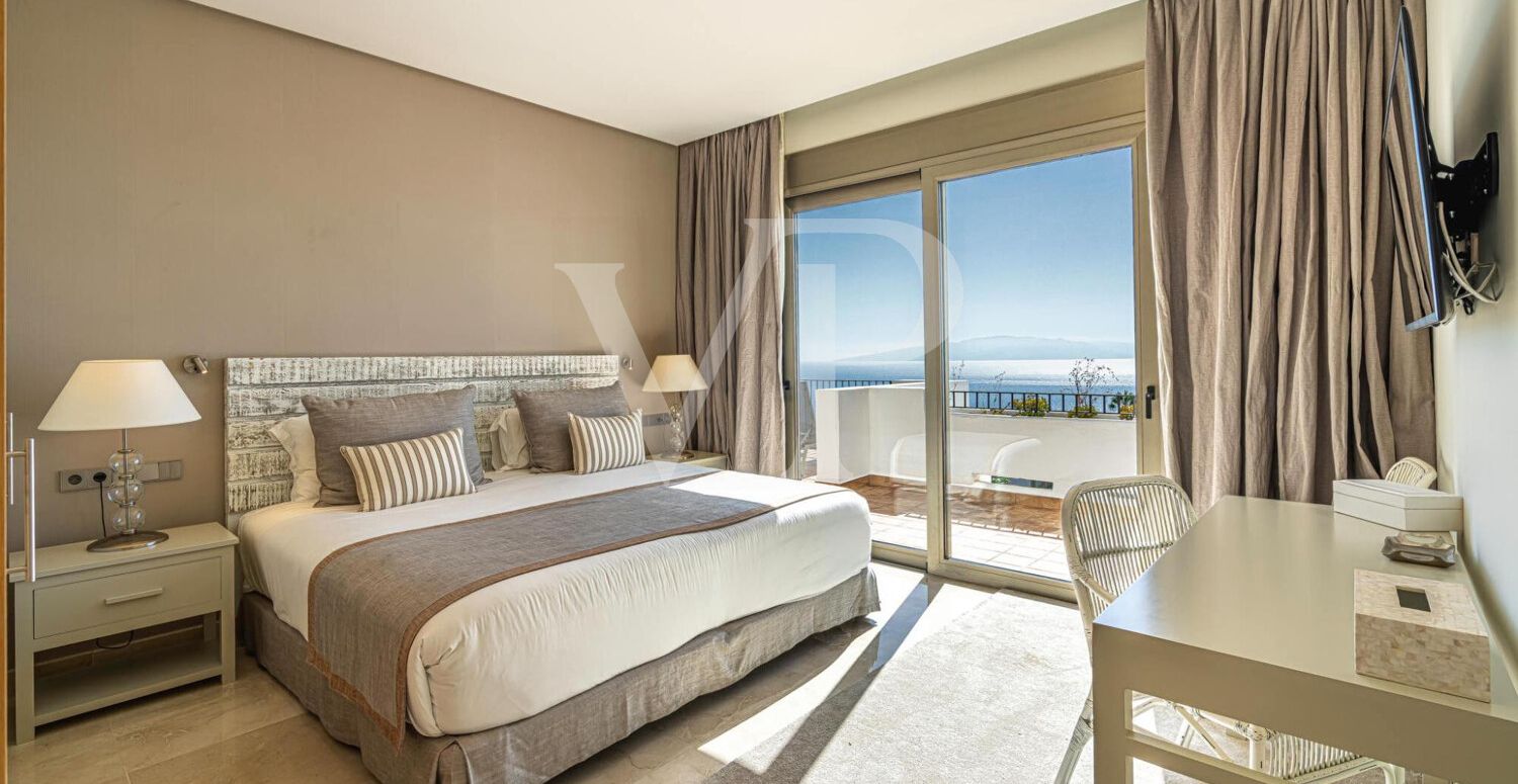 Luxury Penthouse in Las Terrazas de Abama – with rooftop terrace and sea views