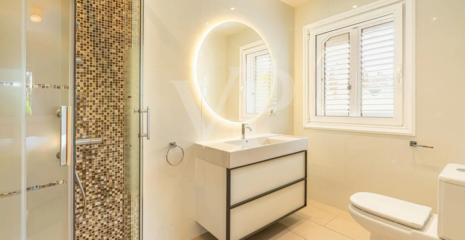 Atemberaubende Villa direkt am Golf Costa Adeje mit Meer- und Bergblick