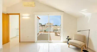 von_poll_real_estate_property_ES253185466_image_50